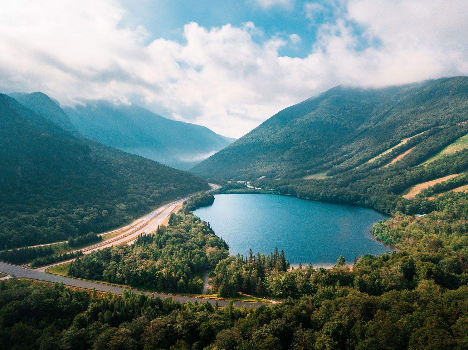 1500x1124 Visit NH