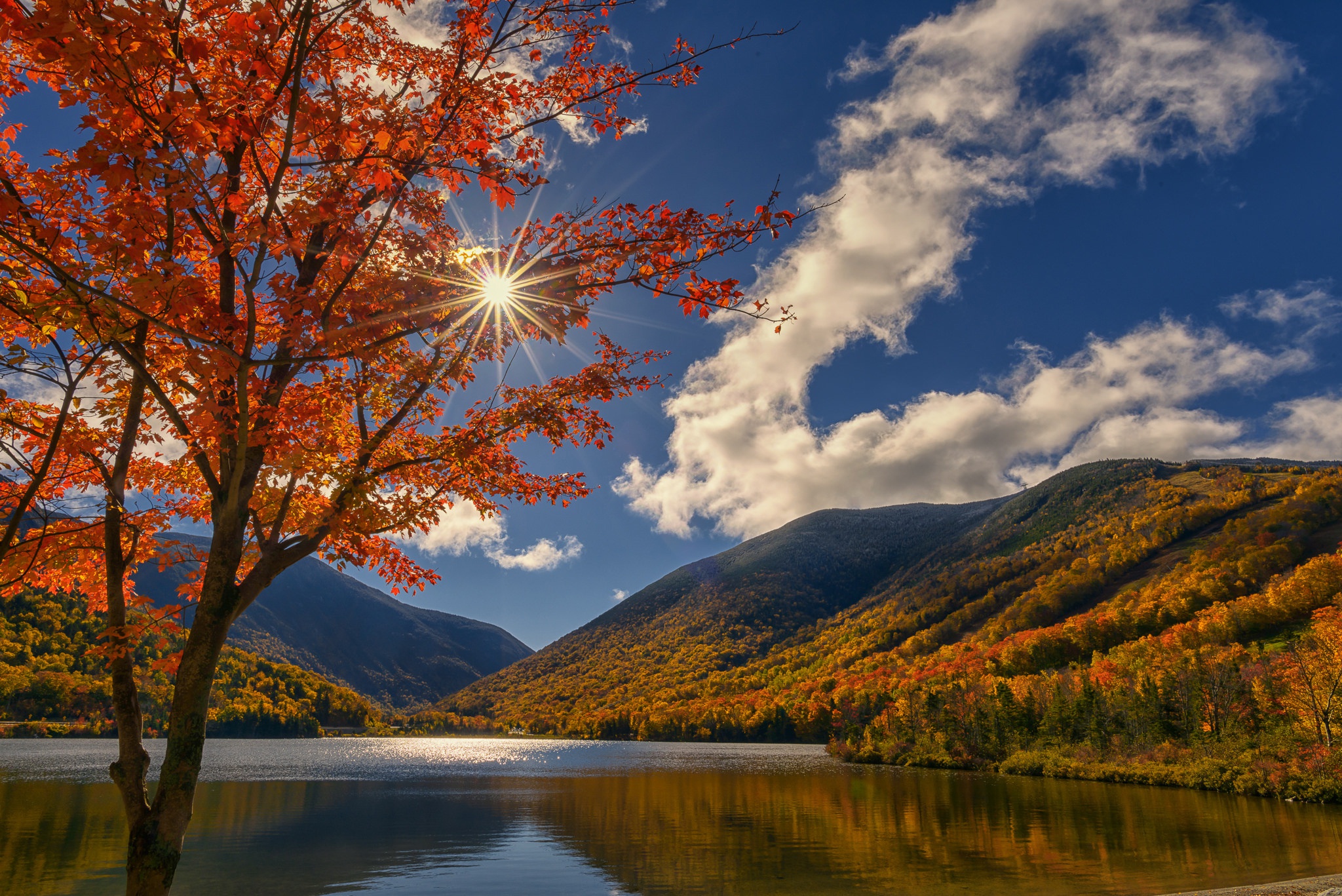 2048x1367 Wallpaper autumn, clouds, trees, mountains, lake, maple, New Hampshire, New Hampshire for mobile and desktop, section пейзажи, resolution 2048x1367