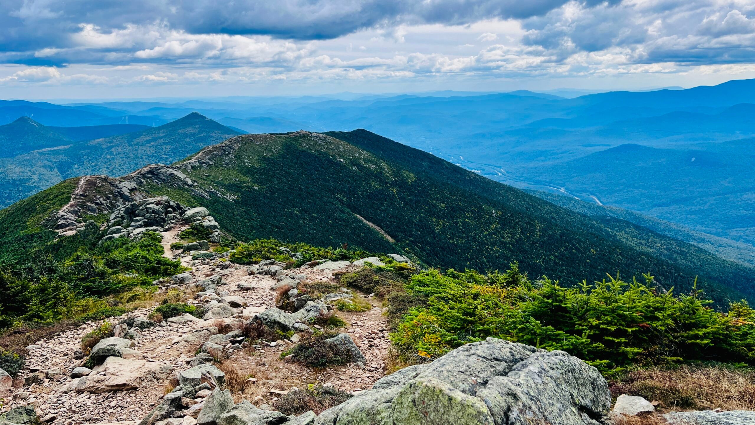 2560x1440 New Hampshire's White Mountains Hiking