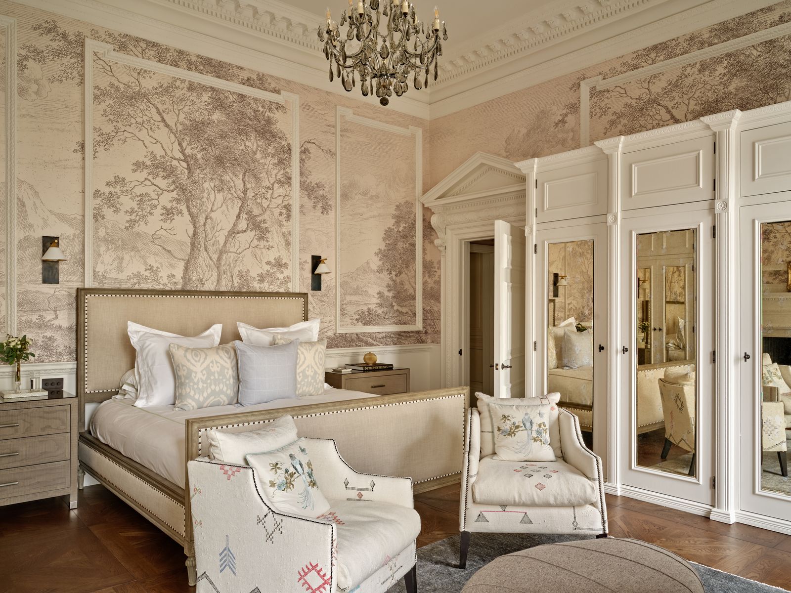 1600x1200 This Apartment In London's Belgravia Mixes Old World Charm With Modernity And Regal Flair. AD Middle East