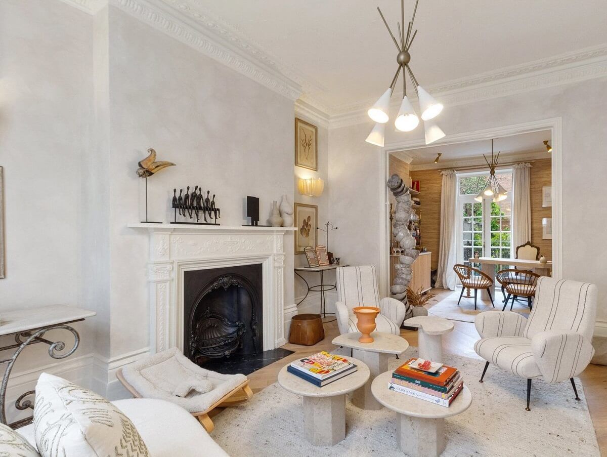 1200x903 Limewash Paint and Artisan Wallpaper in a London Townhouse