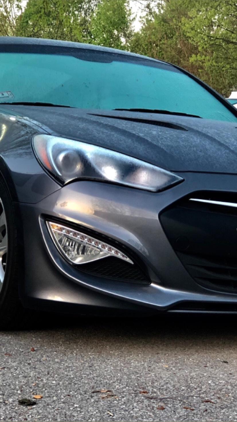 827x1472 Hyundai Genesis Coupe iPhone Wallpaper