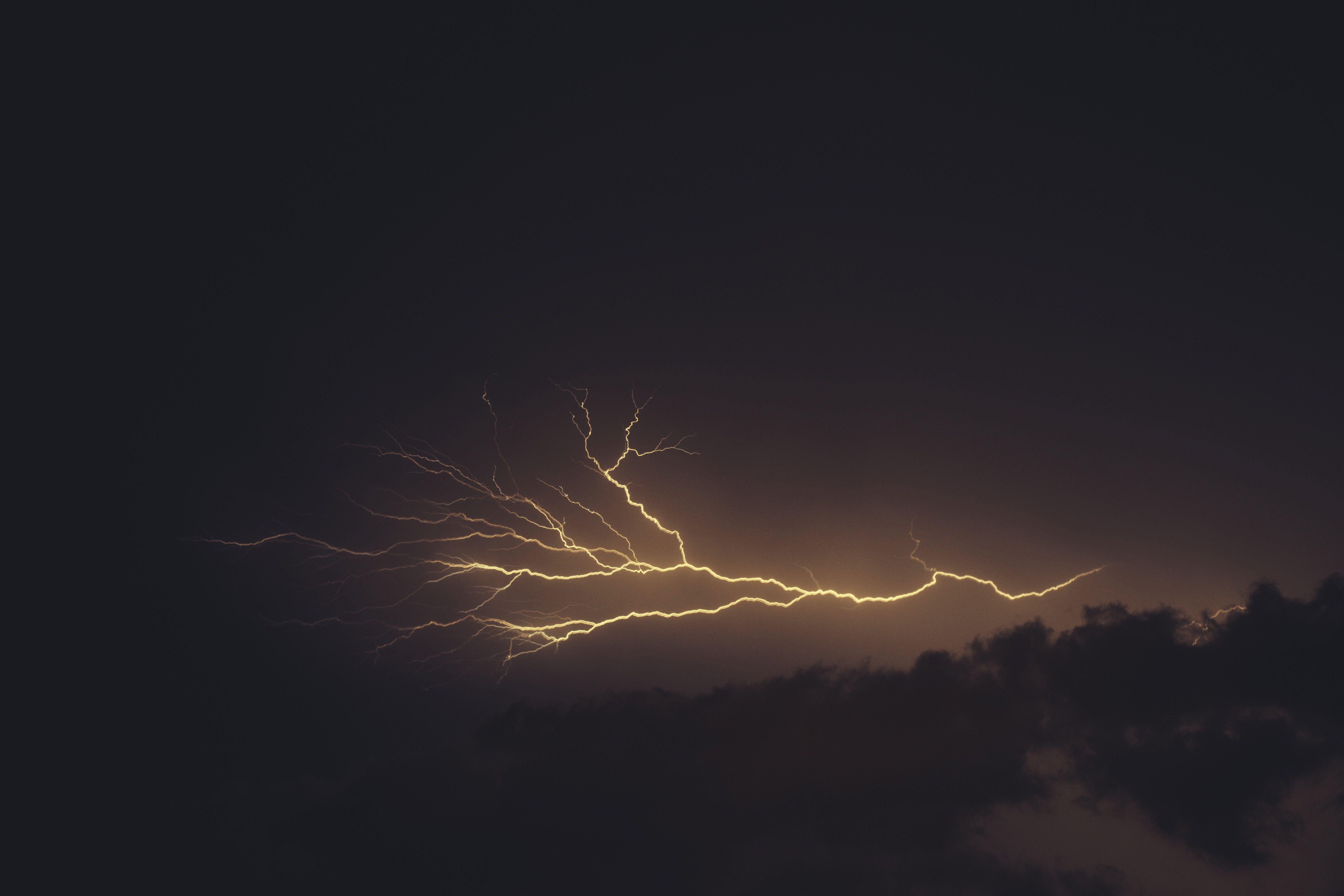 Yellow Lightning Wallpapers Top Free Yellow Lightning Backgrounds Wallpaperaccess