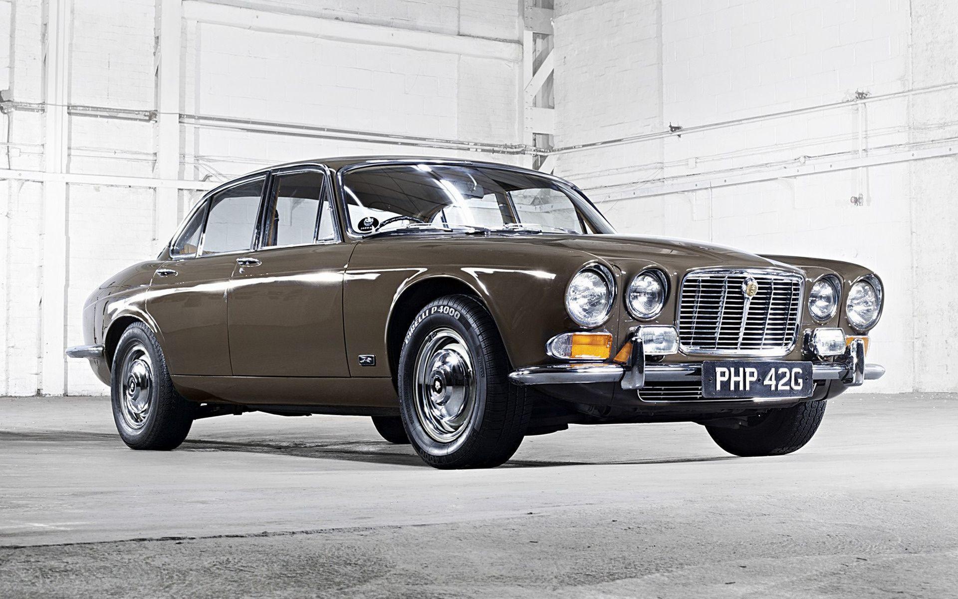 1920x1200 Jaguar XJ6 Wallpaper
