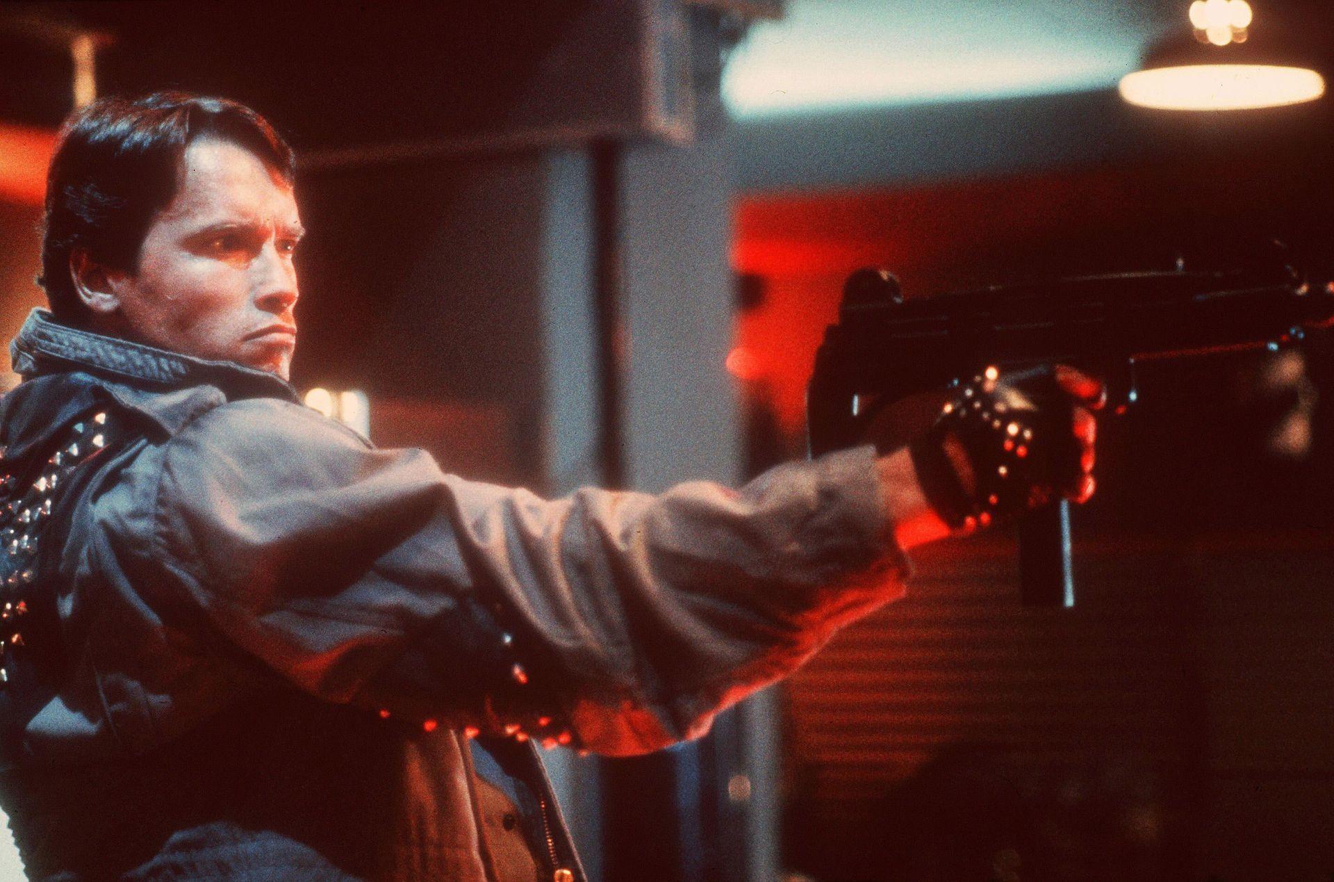 1920x1269 Photo The Terminator Arnold Schwarzenegger Man Assault 1920x1269