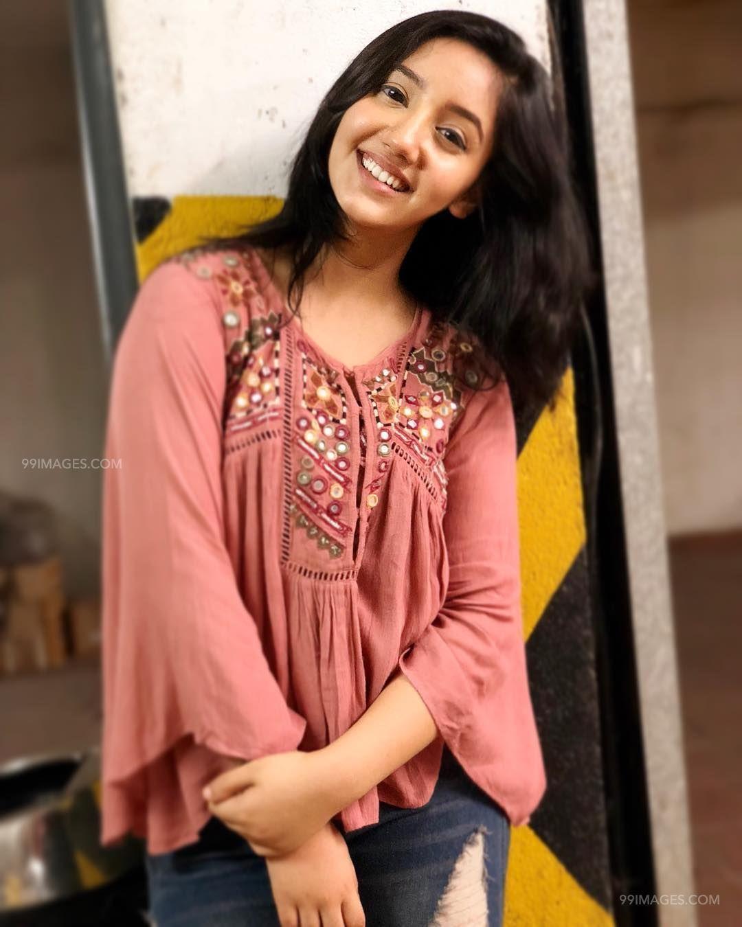 1080x1350 Ashnoor Kaur Beautiful HD Photo & Mobile Wallpaper HD