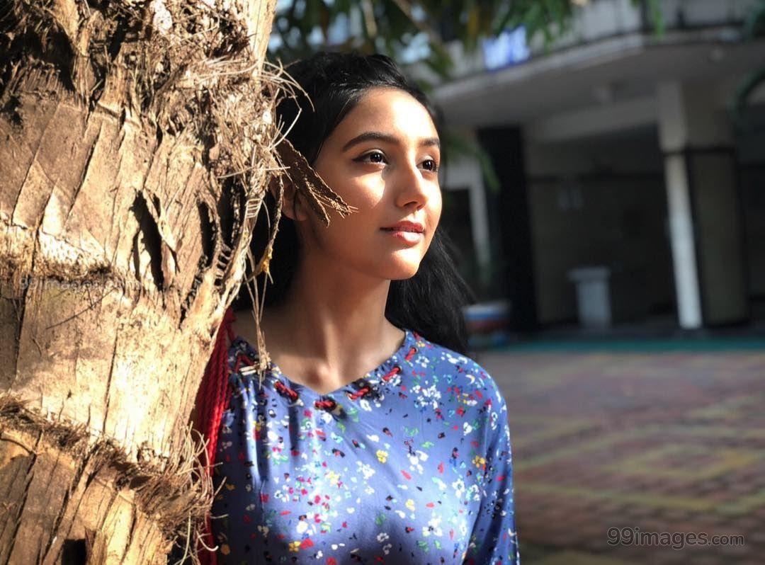 1080x798 Free download Ashnoor Kaur Beautiful HD Photo Mobile Wallpaper