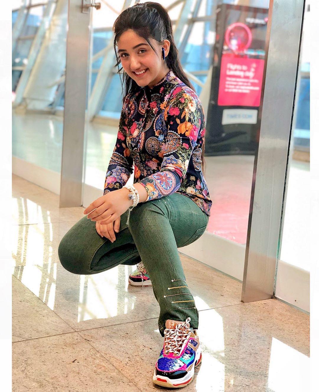 1080x1329 Ashnoor Kaur Hot Look Photo