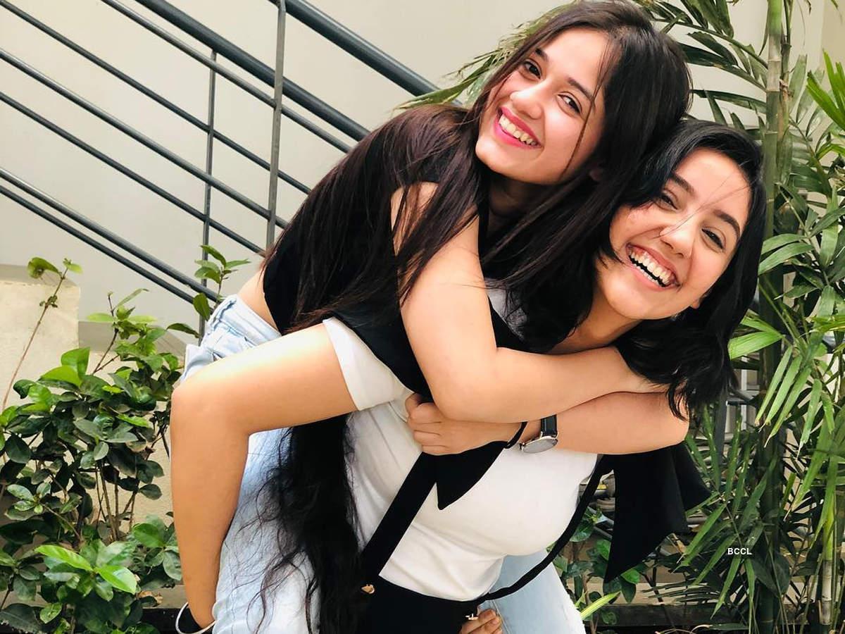1200x900 Tu Aashiqui fame Jannat Zubair shares a cute click with BFF