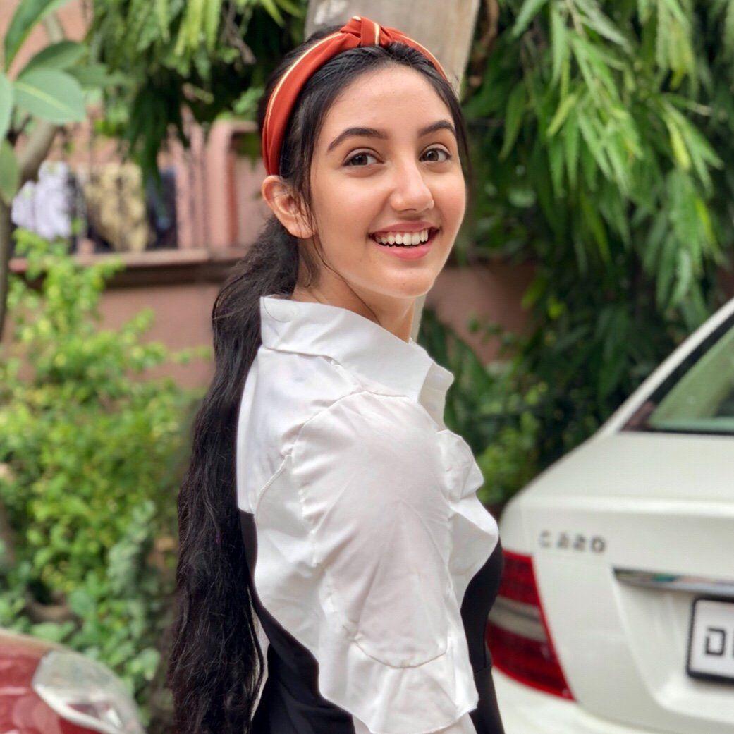 1041x1041 Ashnoor Kaur, Height & Life Story. Super Stars Bio