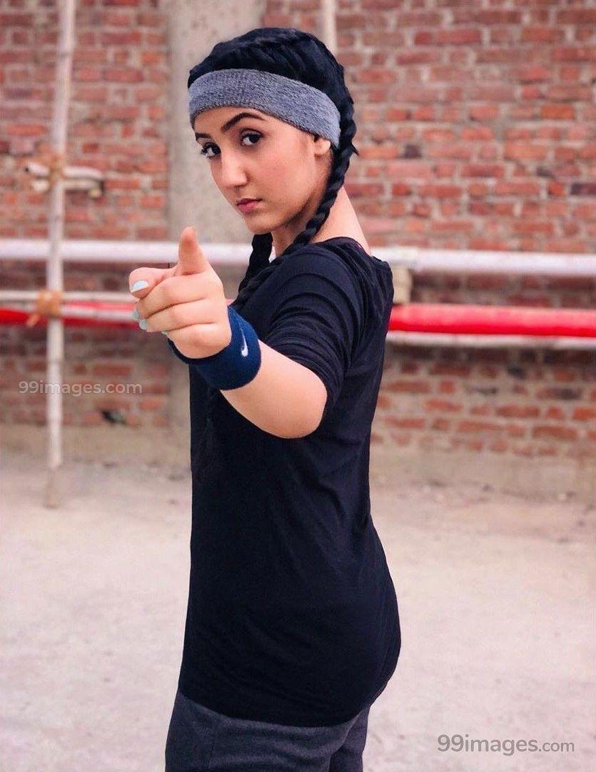 835x1080 Ashnoor Kaur Beautiful HD Photo & Mobile Wallpaper HD Android