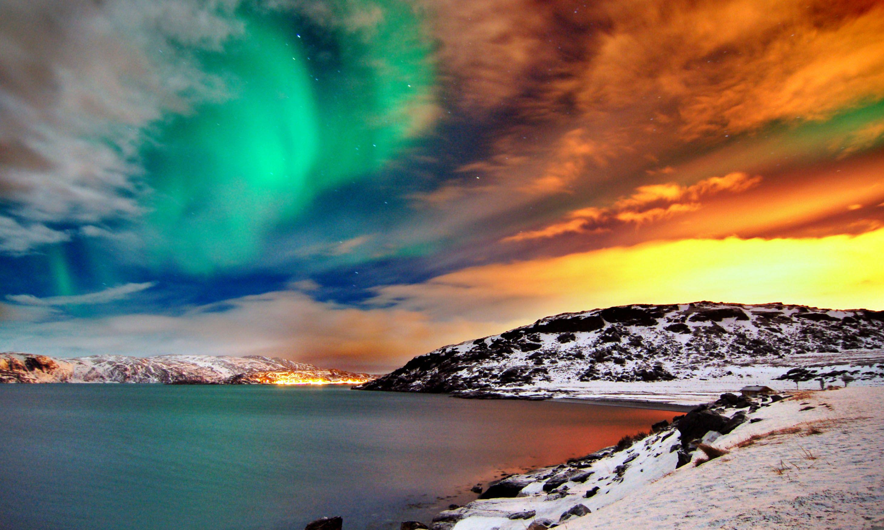 2916x1750 Erasmus Travel Northern lights in Europe