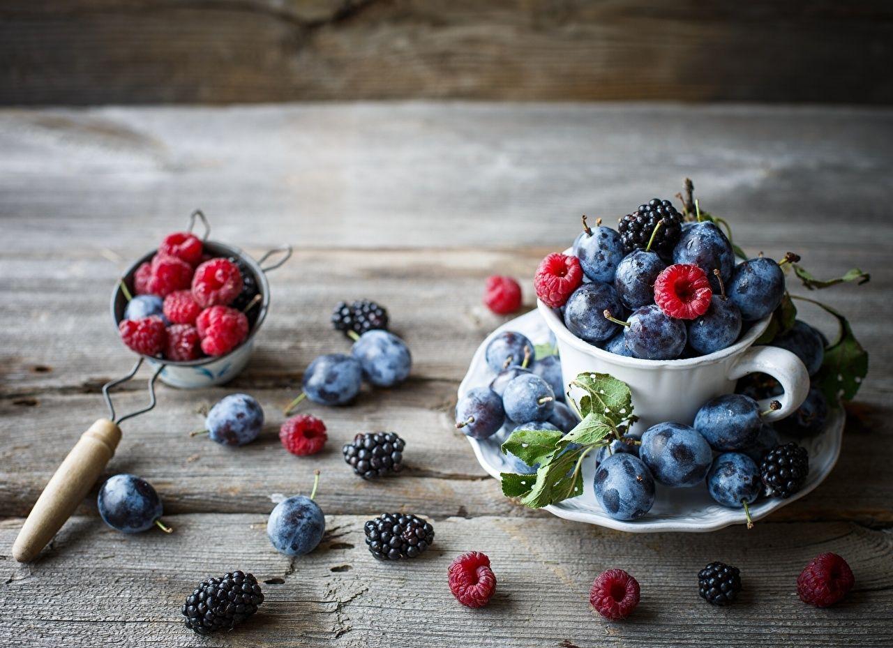 1280x929 Photo Plums Raspberry Blueberries Food