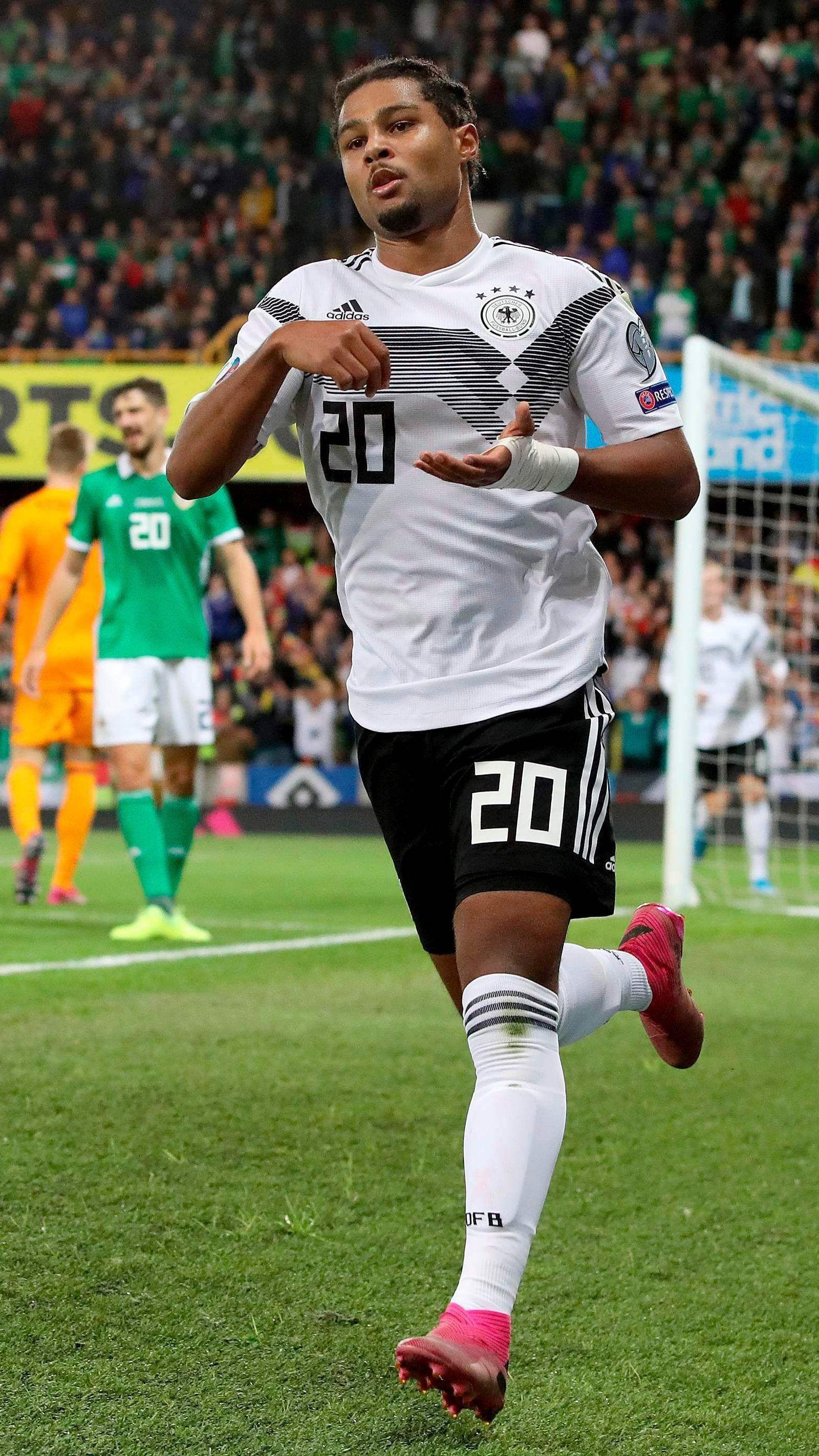 1562x2778 Serge Gnabry flopped at Arsenal, but is now Bayern Munich's