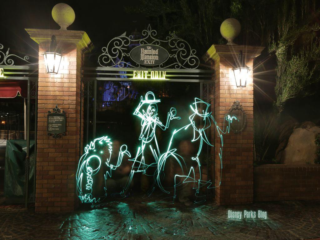1024x768 Get Into the Halloween Spirit With These 15 Frightfully Delightful