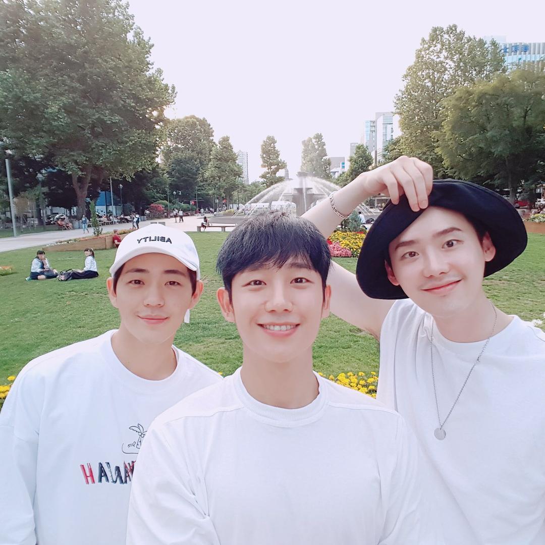 1080x1080 jung hae in pics! really wish they were real sibs