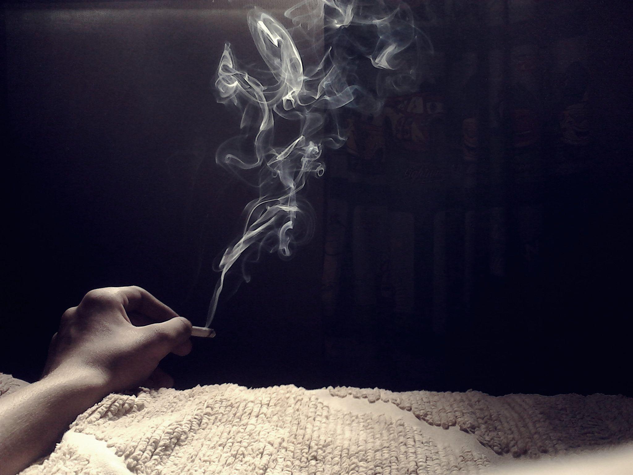 2048x1536 HD Smoke Wallpaper