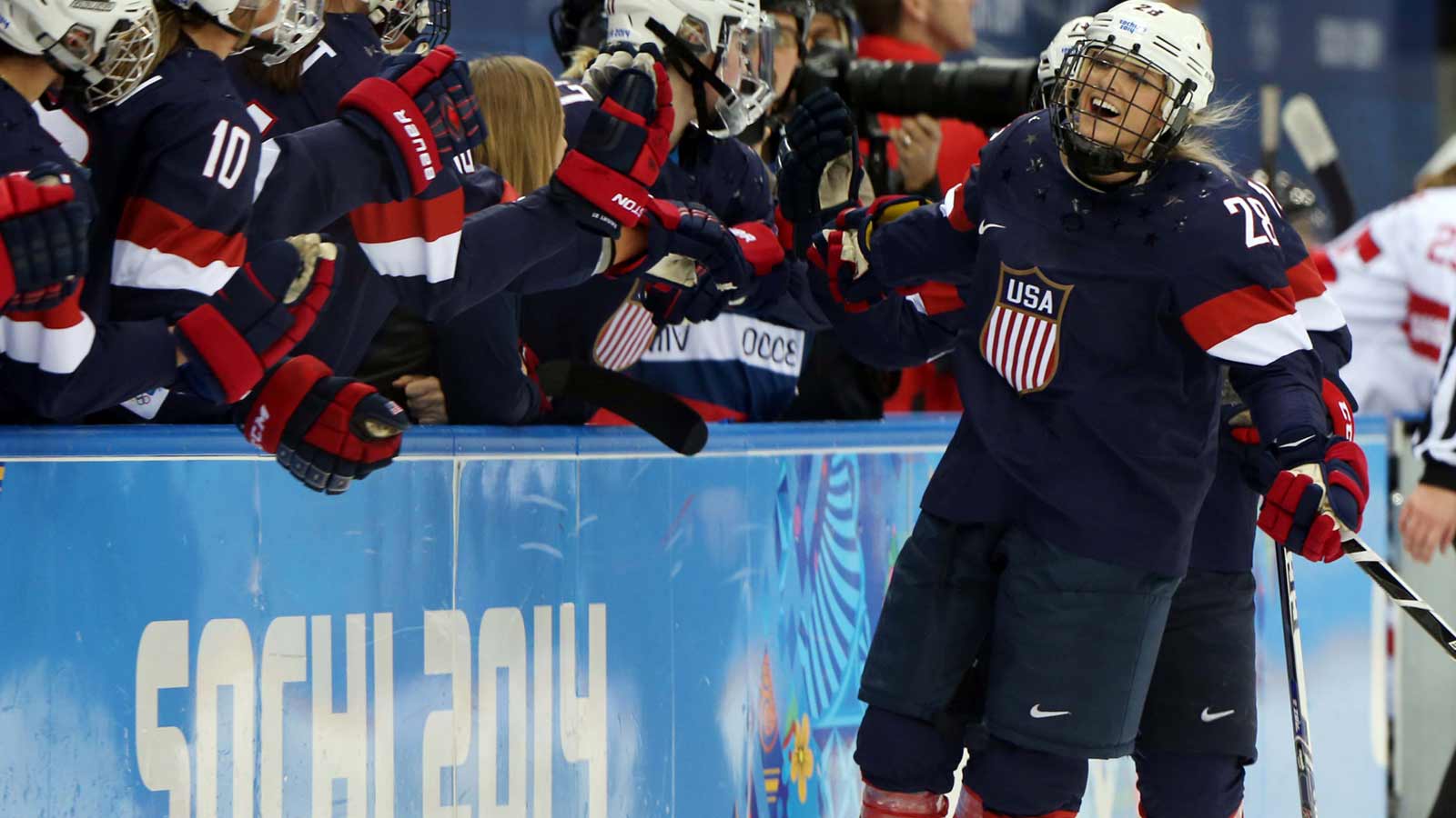 1600x900 United States Women Hockey