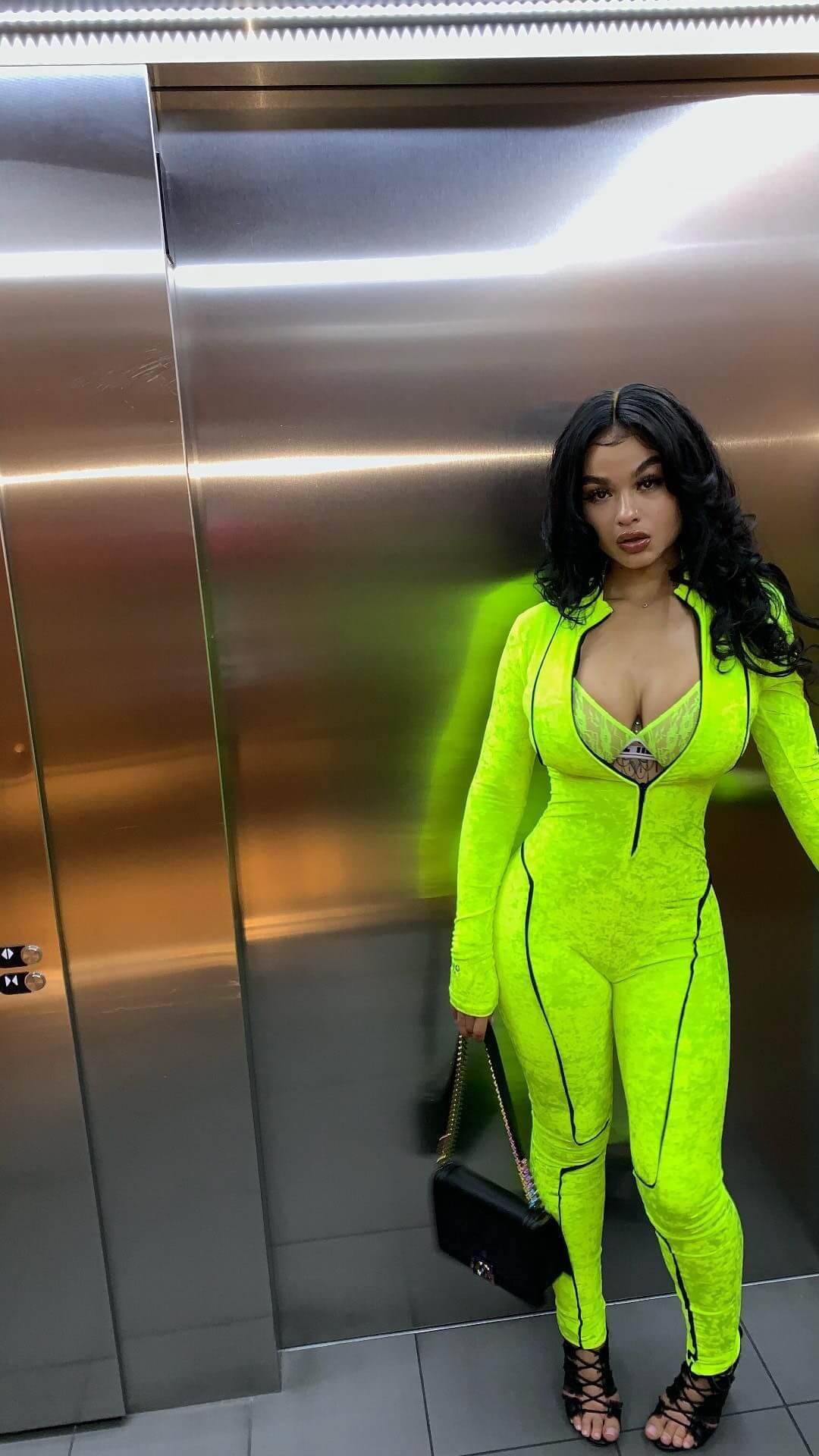 1080x1920 Hot Picture Of India Love Are Just Too Damn Delicious