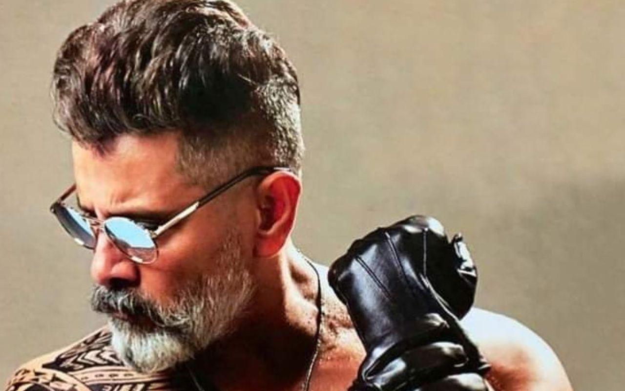 1280x800 Kamal Haasan's exit from Kadaram Kondan makes way for Chiyaan