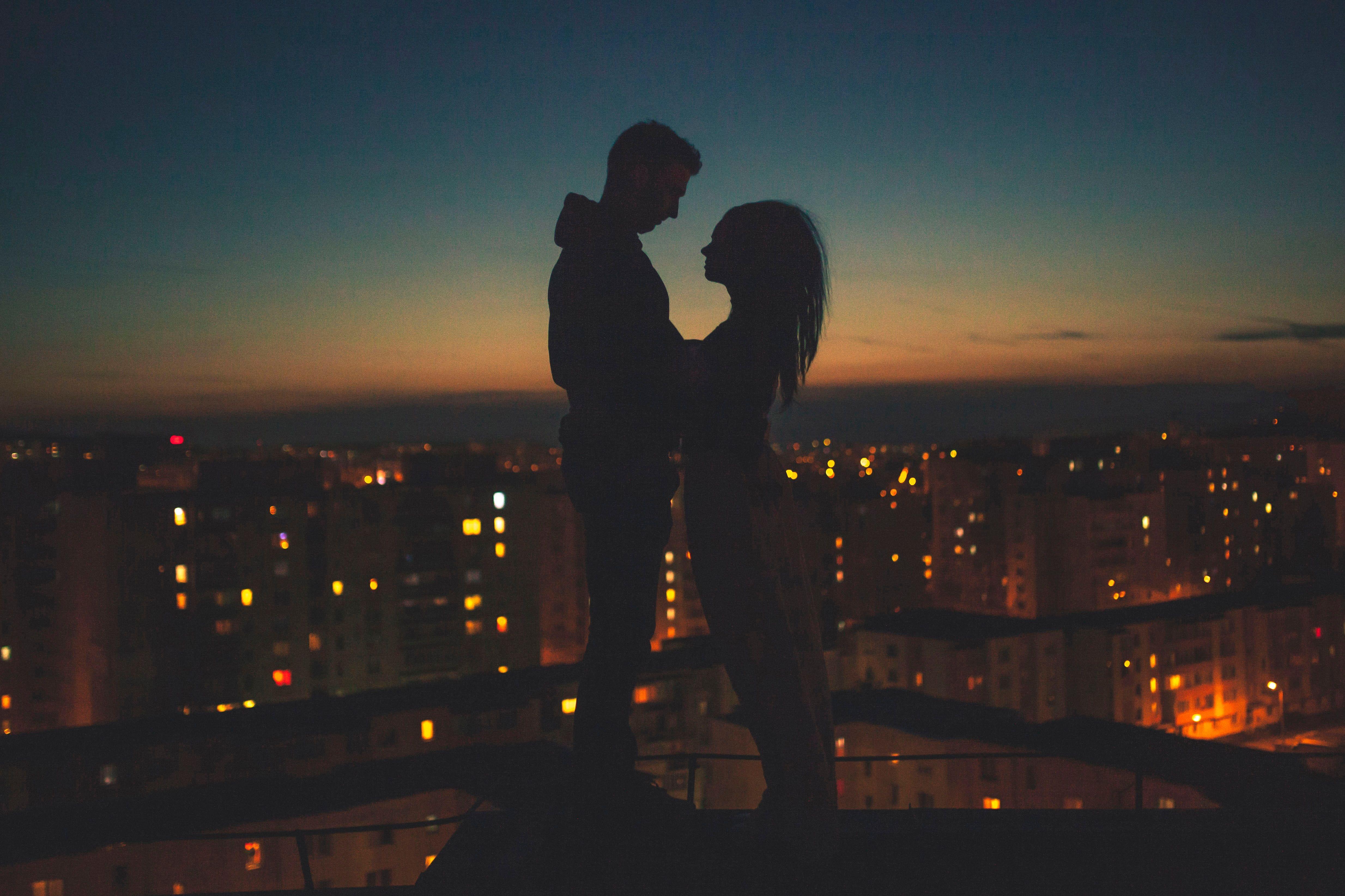 4936x3291 4936x3291 #sunrise, #couple, #woman, #green, #hold, #girl