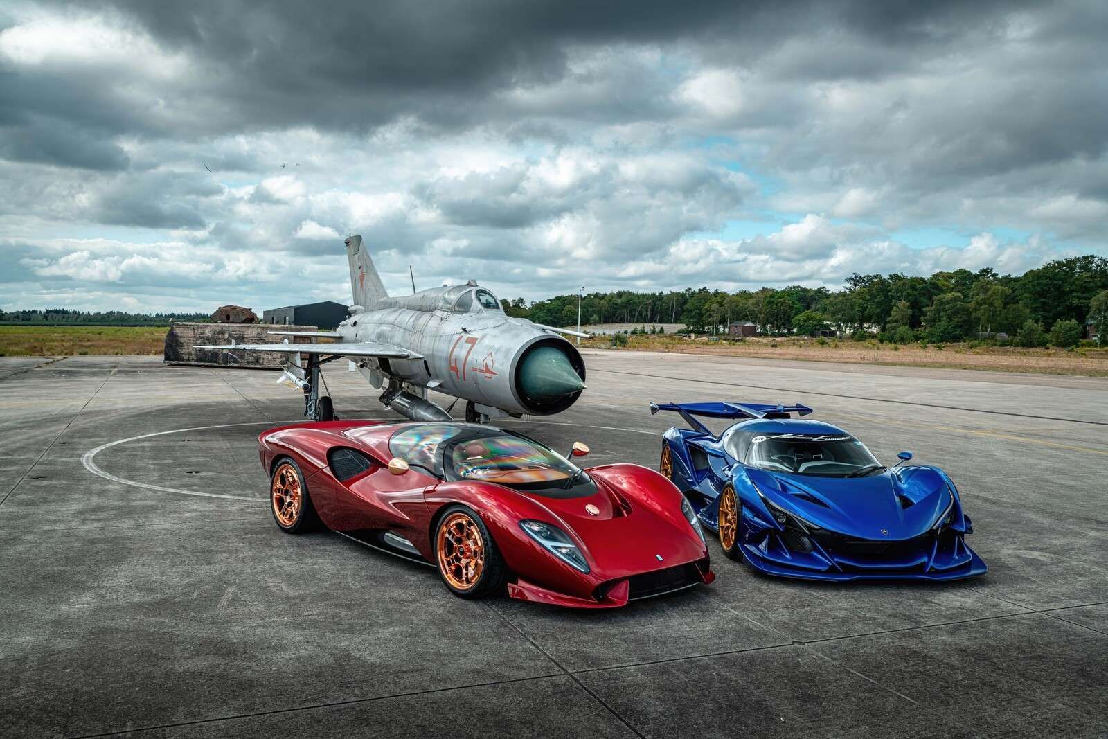 1600x1067 Wallpaper Mural and fighter jets