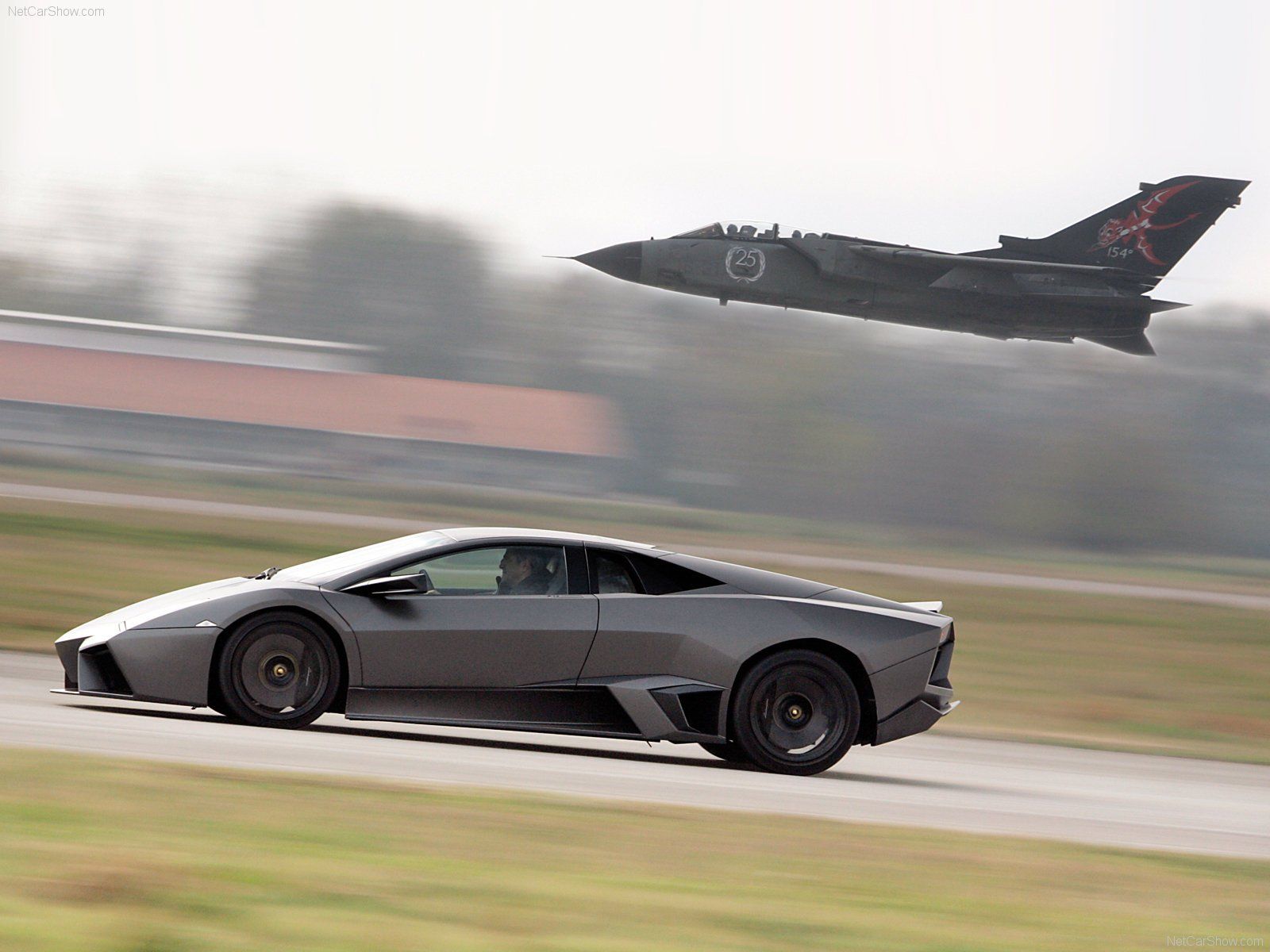 1600x1200 HD Wallpaper: Lamborghini Reventon & Jet in Stunning Race