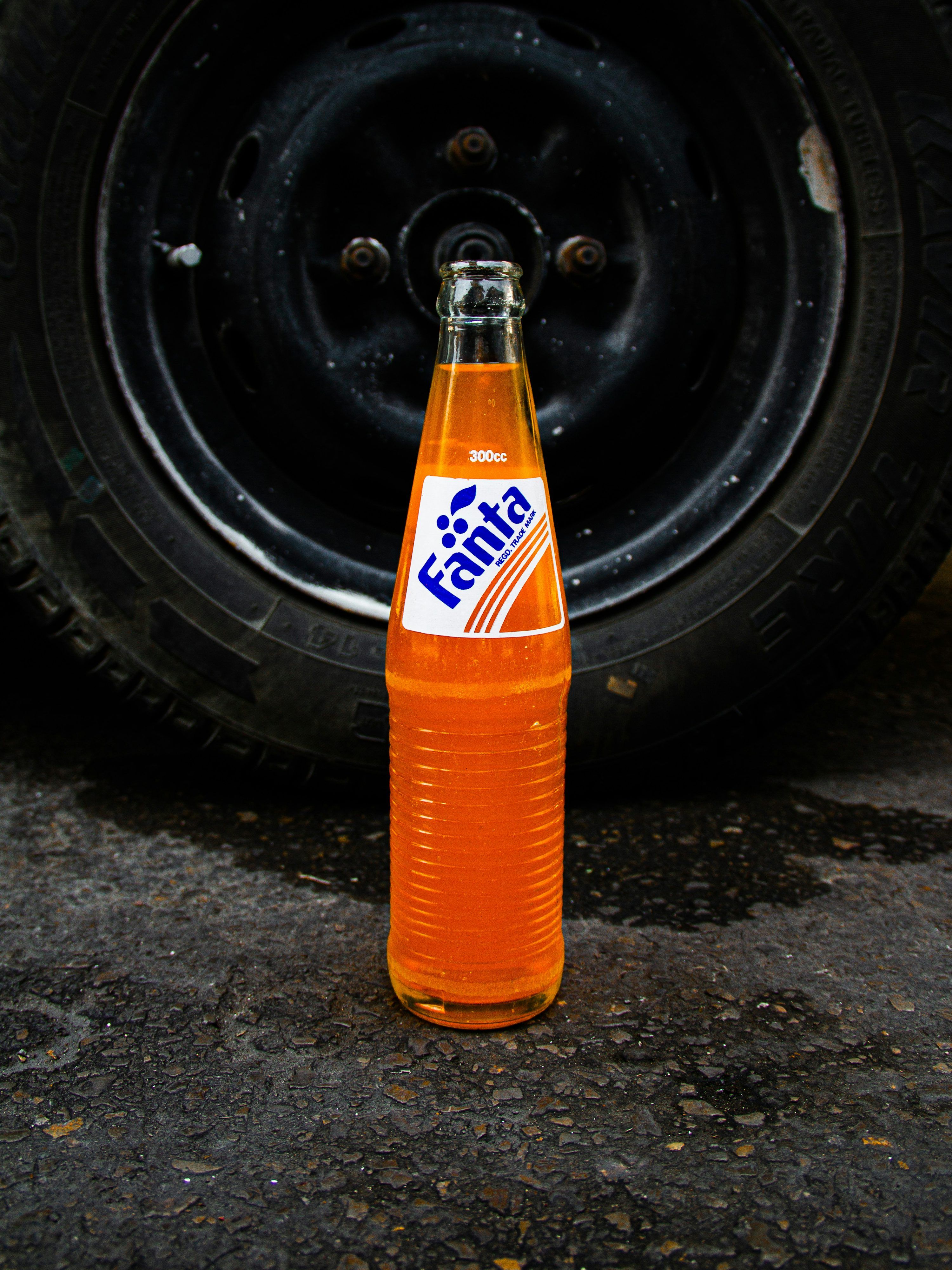 3000x4000 Fanta Picture. Download Free Image