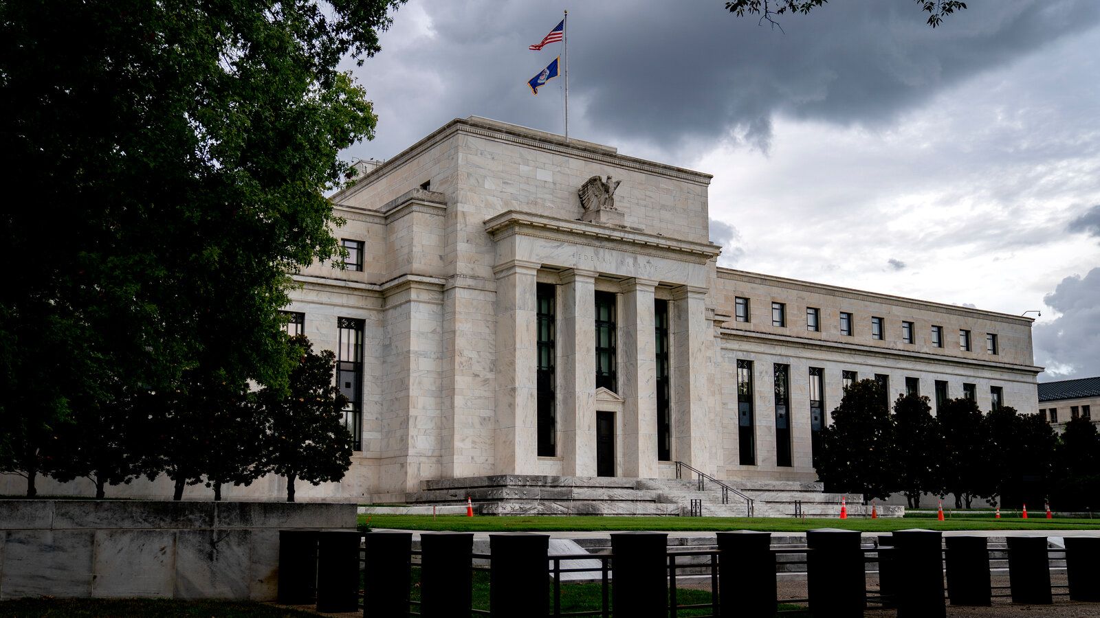1600x900 How Much Power Does the Federal Reserve Have?