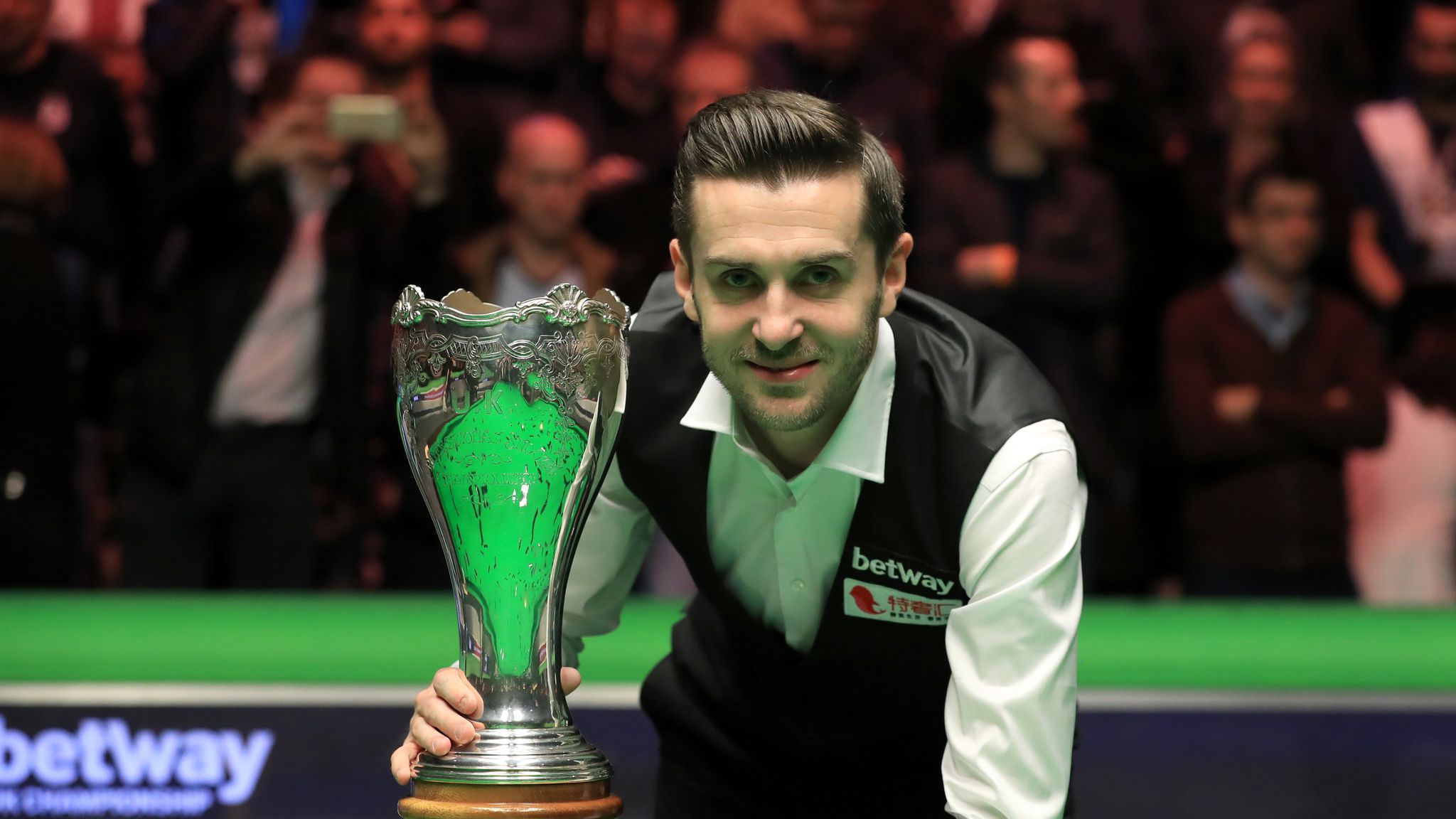 2048x1152 Mark Selby beats Ronnie O'Sullivan in UK Championship final