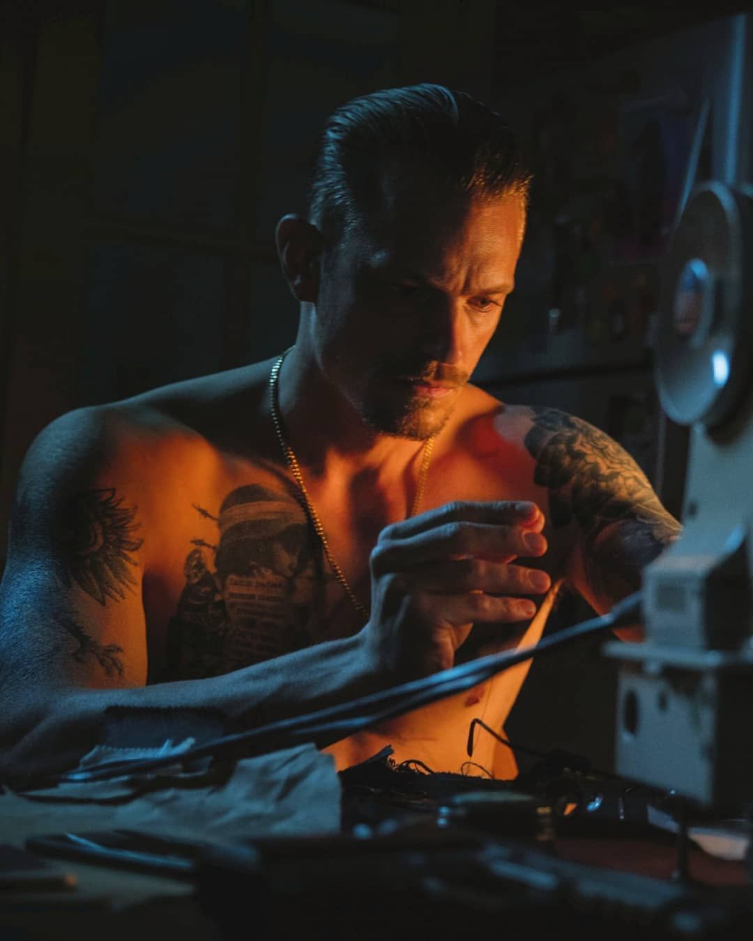 1080x1350 Joel Kinnaman Wallpaper