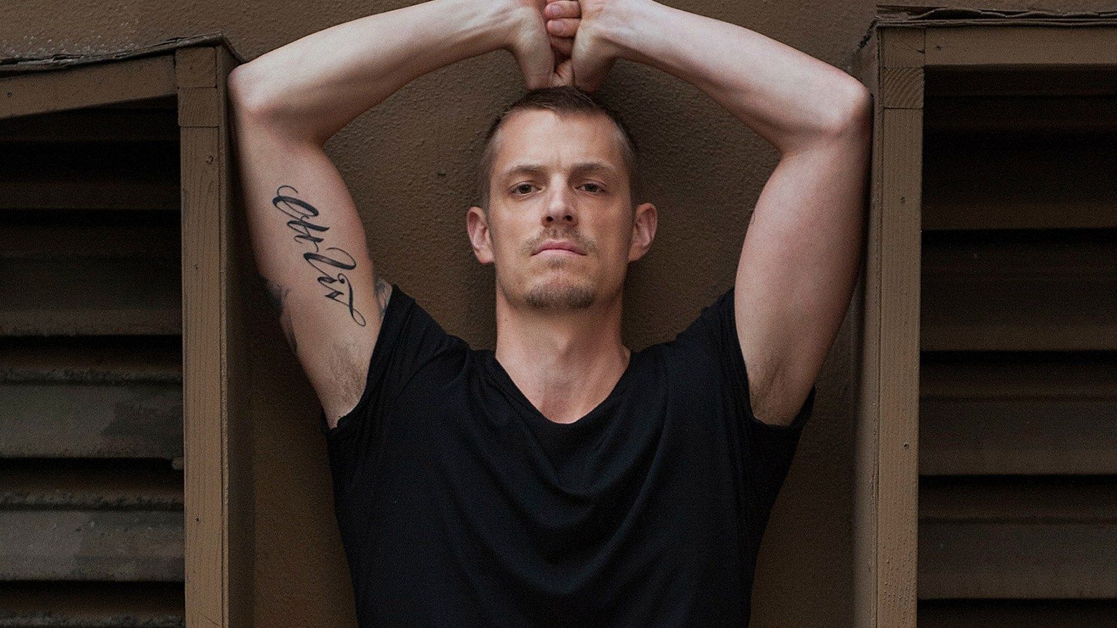 1600x900 Joel Kinnaman Interview 'Altered Carbon, ' 'Suicide Squad'