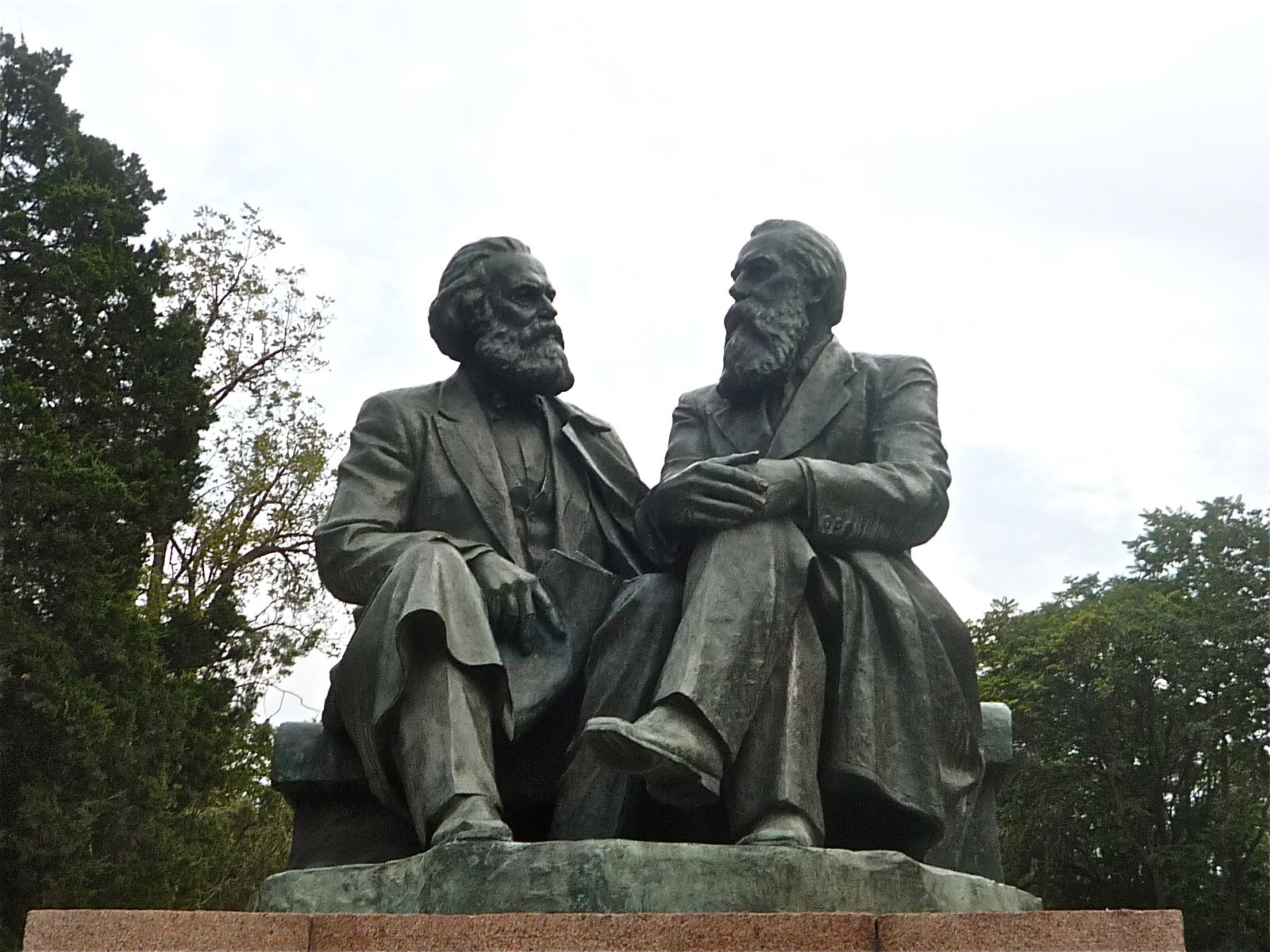 1600x1200 Friedrich Engels