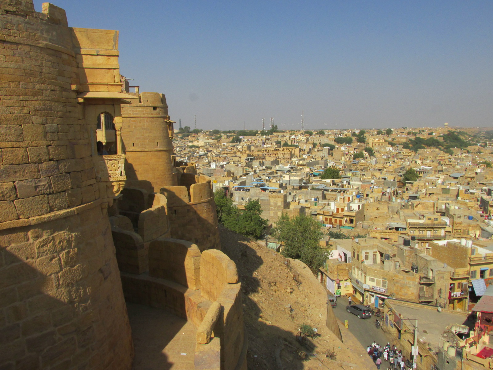 1600x1200 Jaisalmer Fort overlooking Jaisalmer