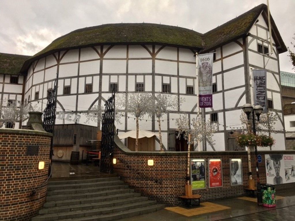 1024x768 London's Globe Theatre