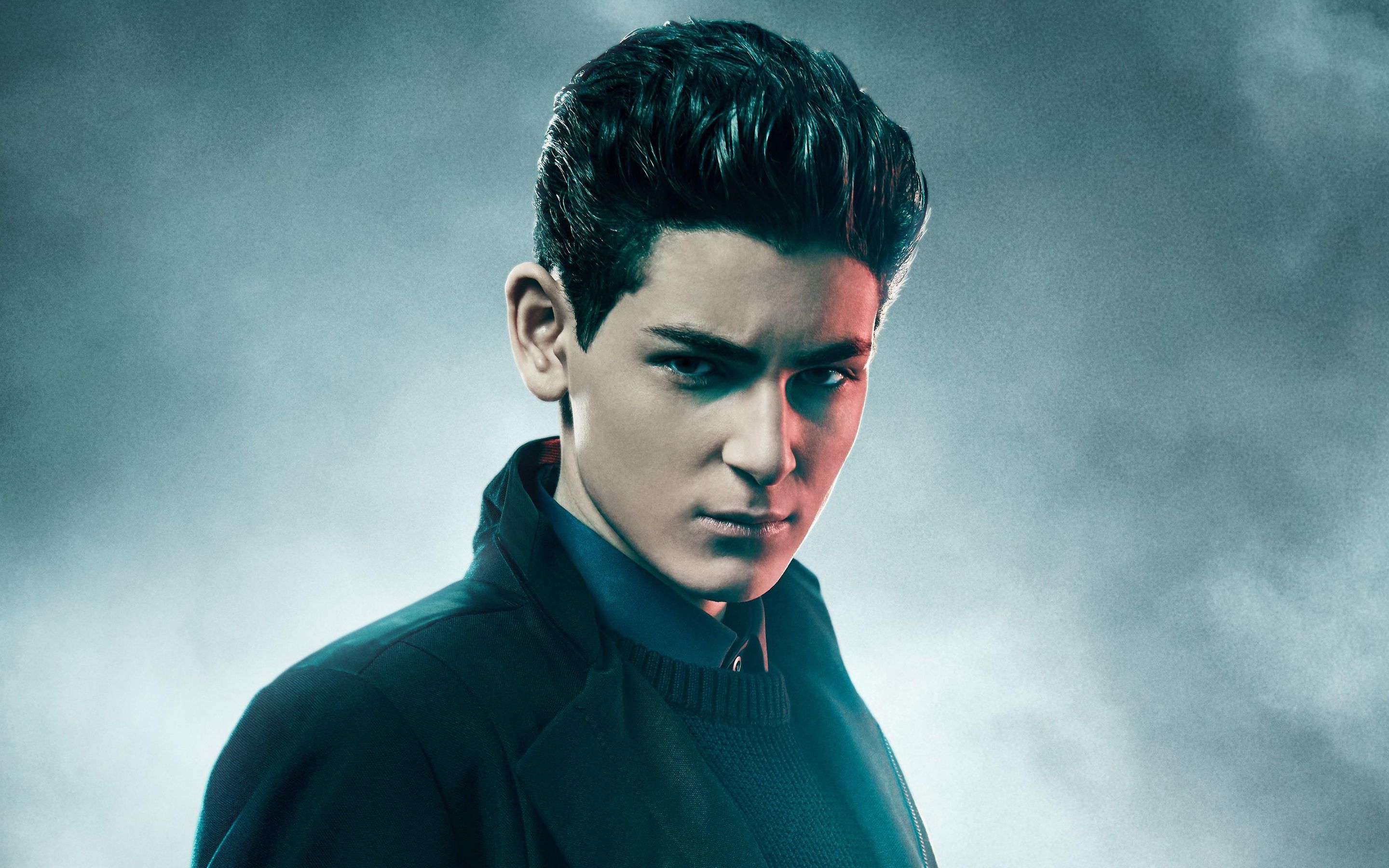 2880x1800 David Mazouz Wallpaper