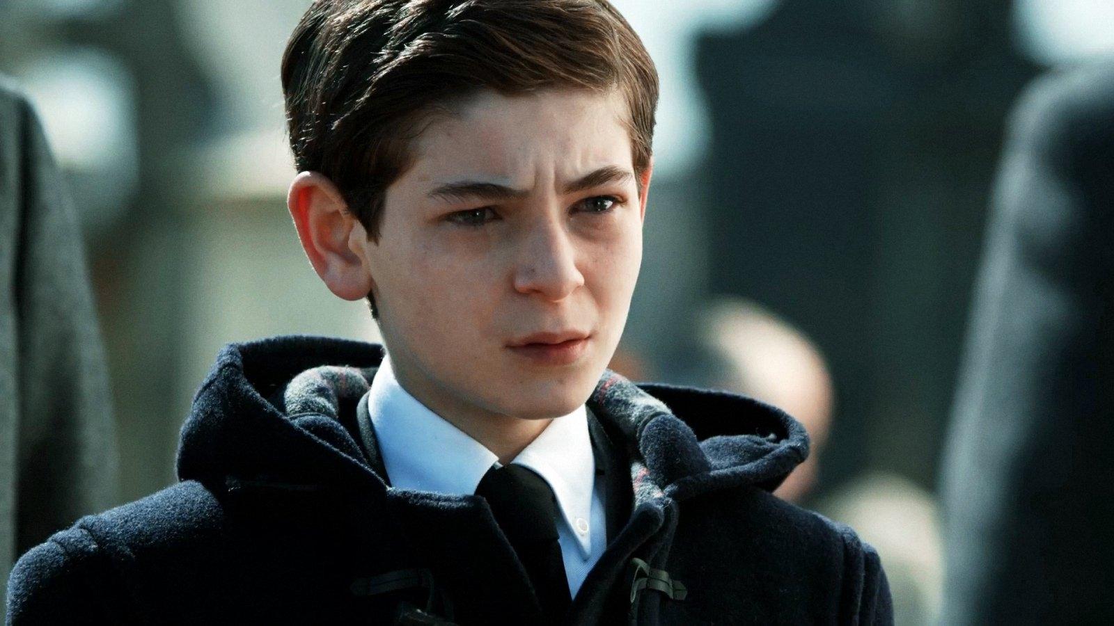 1600x900 David Mazouz Wallpaper