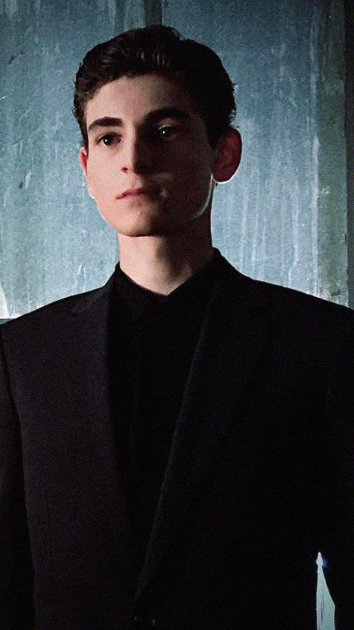 720x1280 gotham wayne lockscreens like if you save