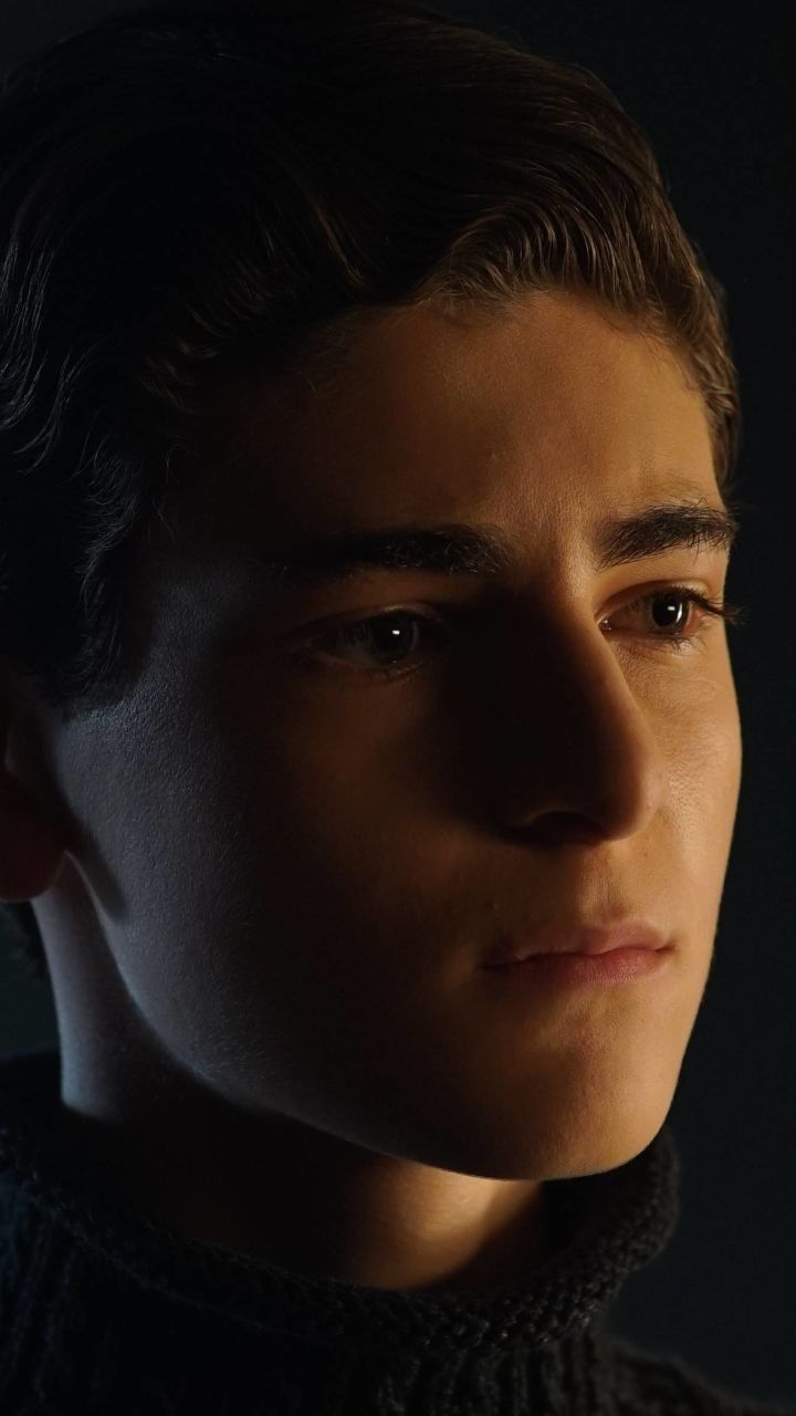 720x1280 David Mazouz Phone Wallpaper: Free 4K & HD Downloads