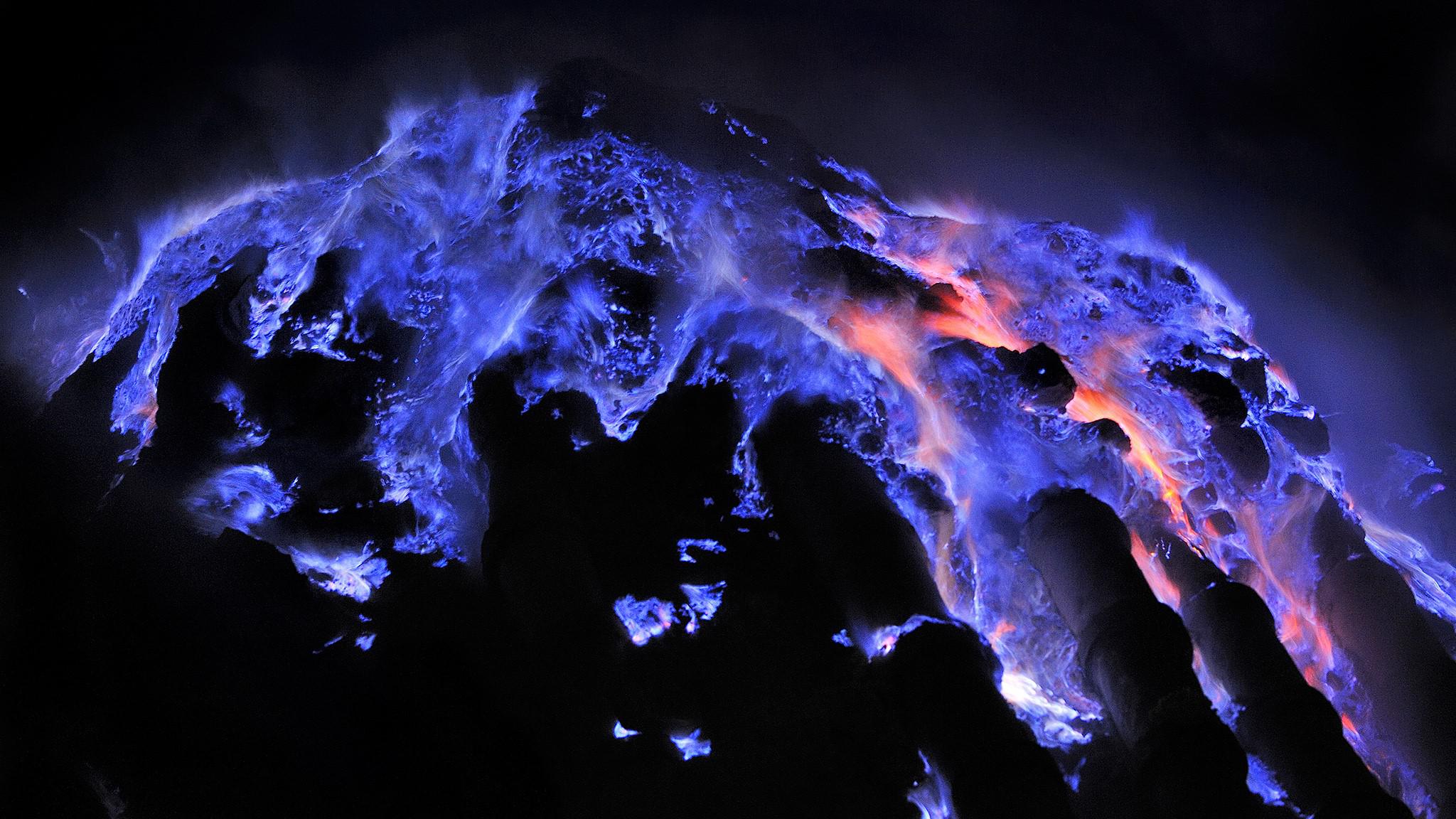 2048x1152 Kawah Ijen Volcano [1920x1080]
