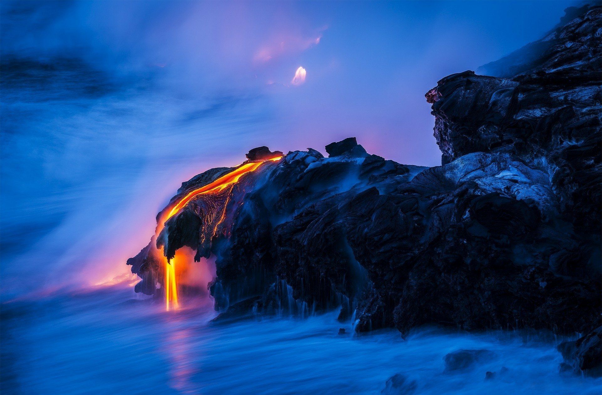 1920x1260 Majestic Lava Flow: Nature's HD Wallpaper