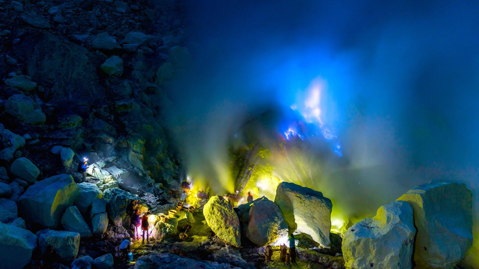 1600x900 This Rare Volcano Spews Blue Lava & Is Becoming A Dark Tourism Hot Spot