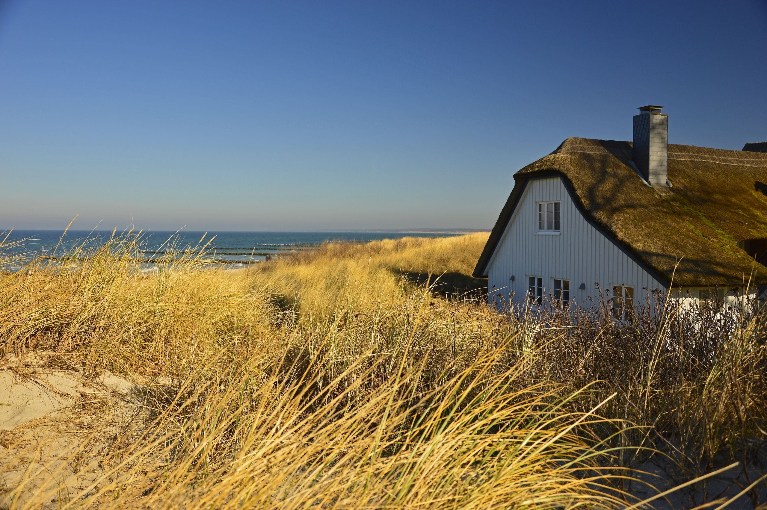 2560x1703 HD Barn Farm Building Wallpaper