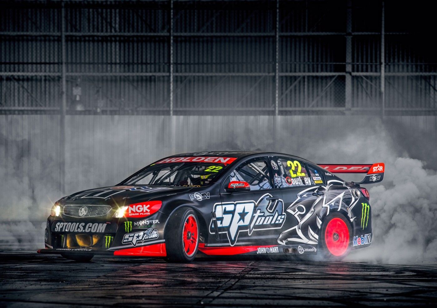 1400x986 Monster Energy partners with HRT for 2015 V8 Supercars