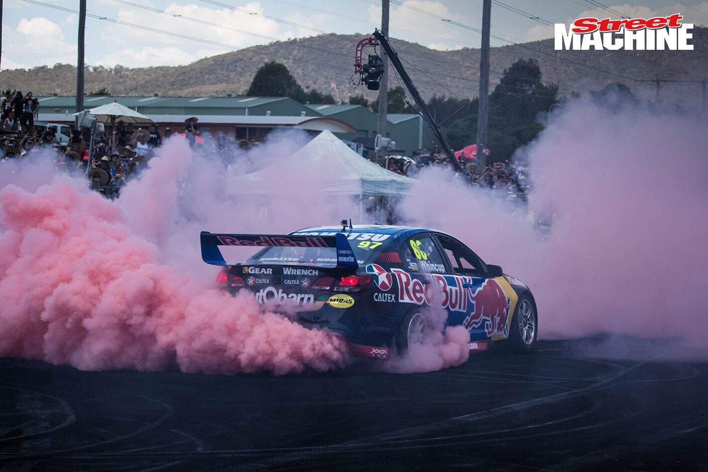 1422x948 V8 SUPERCAR CHAMP JAMIE WHINCUP VISITS SUMMERNATS