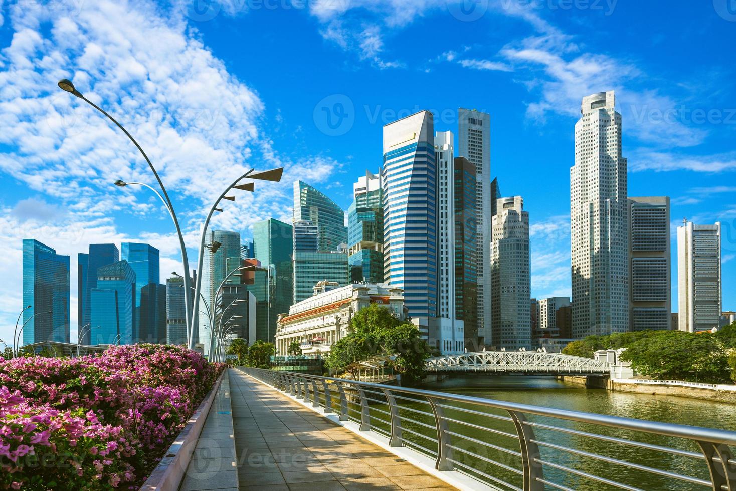 1468x980 Skyline of Singapore financial district by the Marina bay