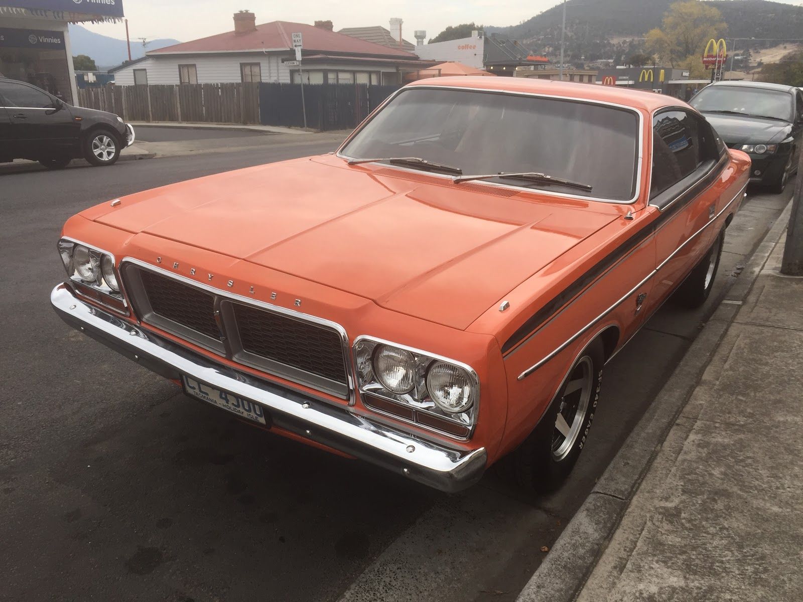 1600x1200 Random # 123: CL Valiant Charger
