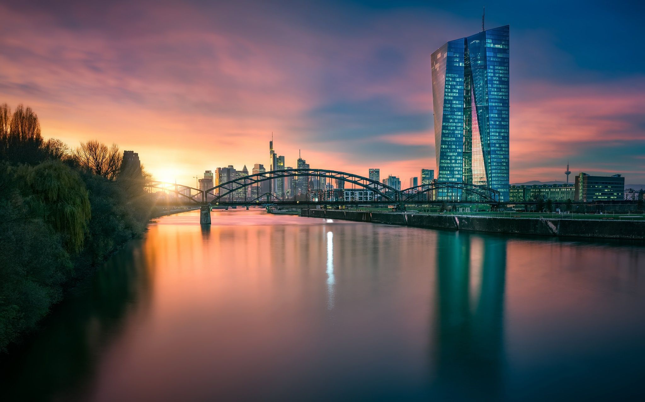 2048x1277 Wallpaper Frankfurt, European Central Bank, Hesse, Downtown for mobile and desktop, section город, resolution 2048x1277