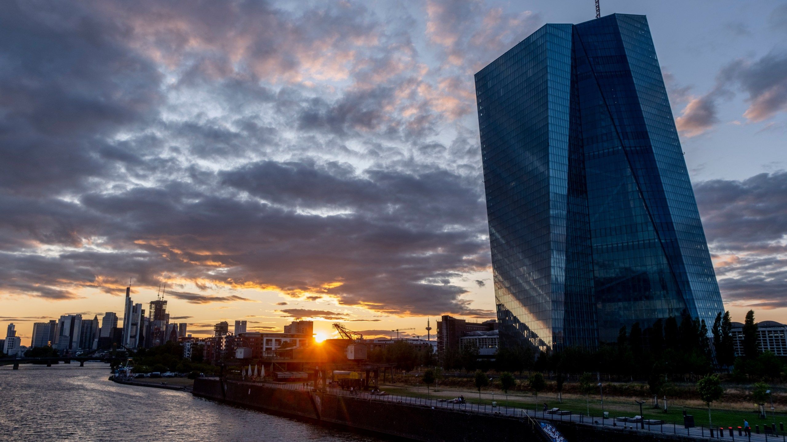 2560x1440 Europe's banks could survive a drastic economic downturn, stress test shows