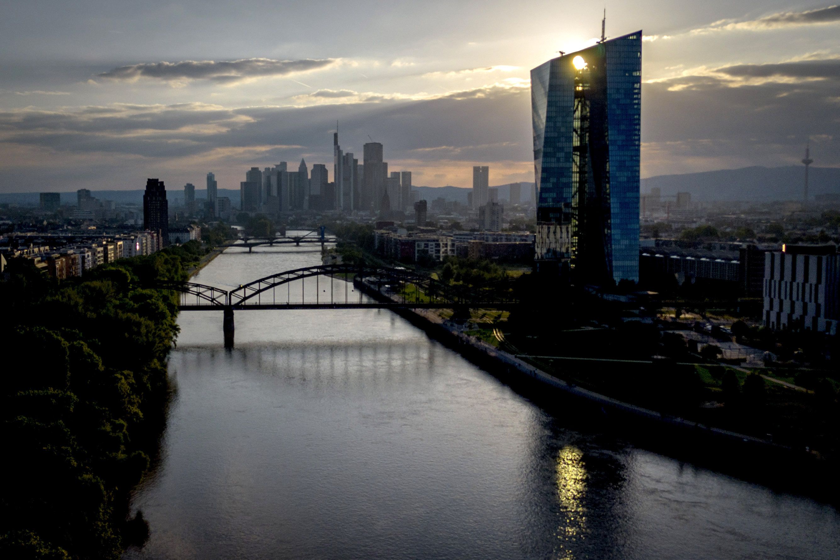 2670x1780 European Central Bank leaves key interest rate at 3.75%, waits for signs inflation is under control